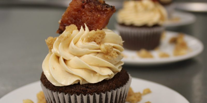 Chocolate peanutbutter and bacon cupcake Peanut Butter Bacon and Chocolate!
